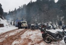 हिमपातका कारण मध्यपहाडी लोकमार्ग अवरुद्ध