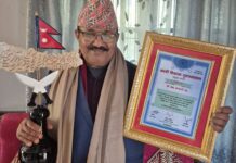 सहिद दिवसमा वन्दी विकास पुस्तकालयद्वारा पत्रकार चन्द्र भण्डारी सम्मानित