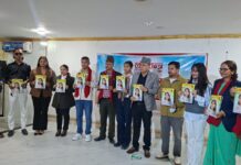 लोकतन्त्र म्यागजिन लोकापर्णसँगै १५ युवा सम्मानित