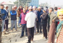 सर्भिसलेन र फुटपाथको माग गर्दै स्थानियले बनाए संघर्ष समिति