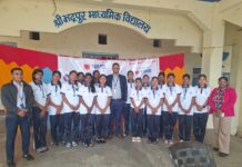 भद्रपुर माविका १६८ जना विद्यार्थीलाई पोसाक वितरण