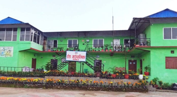 एम्बुलेन्स खरिद गर्दै रोङ गाउँपालिका