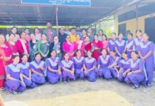 पाथीभरा नर्सिङ कलेज भद्रपुरका विद्यार्थीहरू समुदायको समस्या पहिचान गर्दै