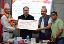 एभरेष्ट फ्रेस एण्ड फेसन मार्ट दोस्रो वर्षमा, राहत कोषमा २१ हजार सहयोग