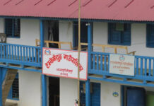 काम नगर्ने ठेकेदारलाई कारबाही अघि बढायो टेम्केमैयुङले