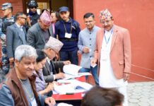 कार्यवाहक प्रमुख निर्वाचन आयुक्त र आयुक्तद्वयद्वारा मतदान