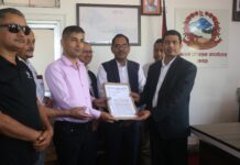 सरकारी निर्णय सच्याउन झापाबाट सञ्चारमन्त्री र मुख्यमन्त्रीलाई ज्ञापन पत्र बुझाइयो : सञ्चार क्षेत्रका सरोकारवालाहरुसँग छलफल