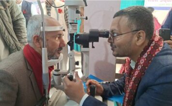 गाउँमा निःशुल्क आँखा उपचार सेवा पाएपछि स्थानीवासीे खुसी