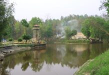 पर्यटकको रोजाइमा तीनकुने पोखरी