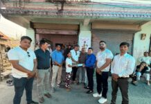 क्यानडामा निधन भएकी कुमालको परिवारलाई इक्यान झापाको आर्थिक सहयोग